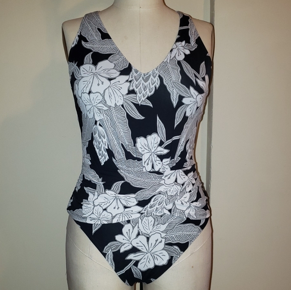 Bleu Rod Beattie Swim Bleurod Beattie Floral Piece Nwot Poshmark